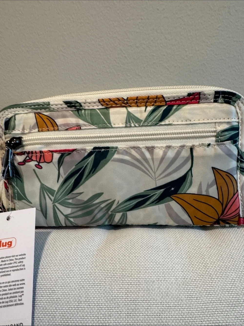 Rare LUG lily sand  Splits XL Wallet w/detachable Wristlet